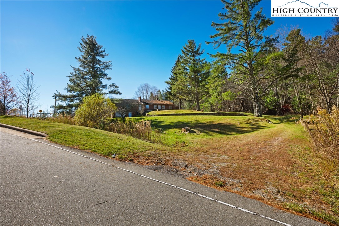986 Ransom Street Blowing Rock, NC 28605 - Photo 17 of 17 a view of a swimming pool with an outdoor space