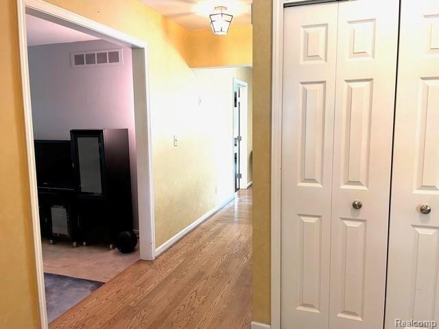 36253 Paddleford Road Farmington Hills, MI 48331 - Photo 5 of 27