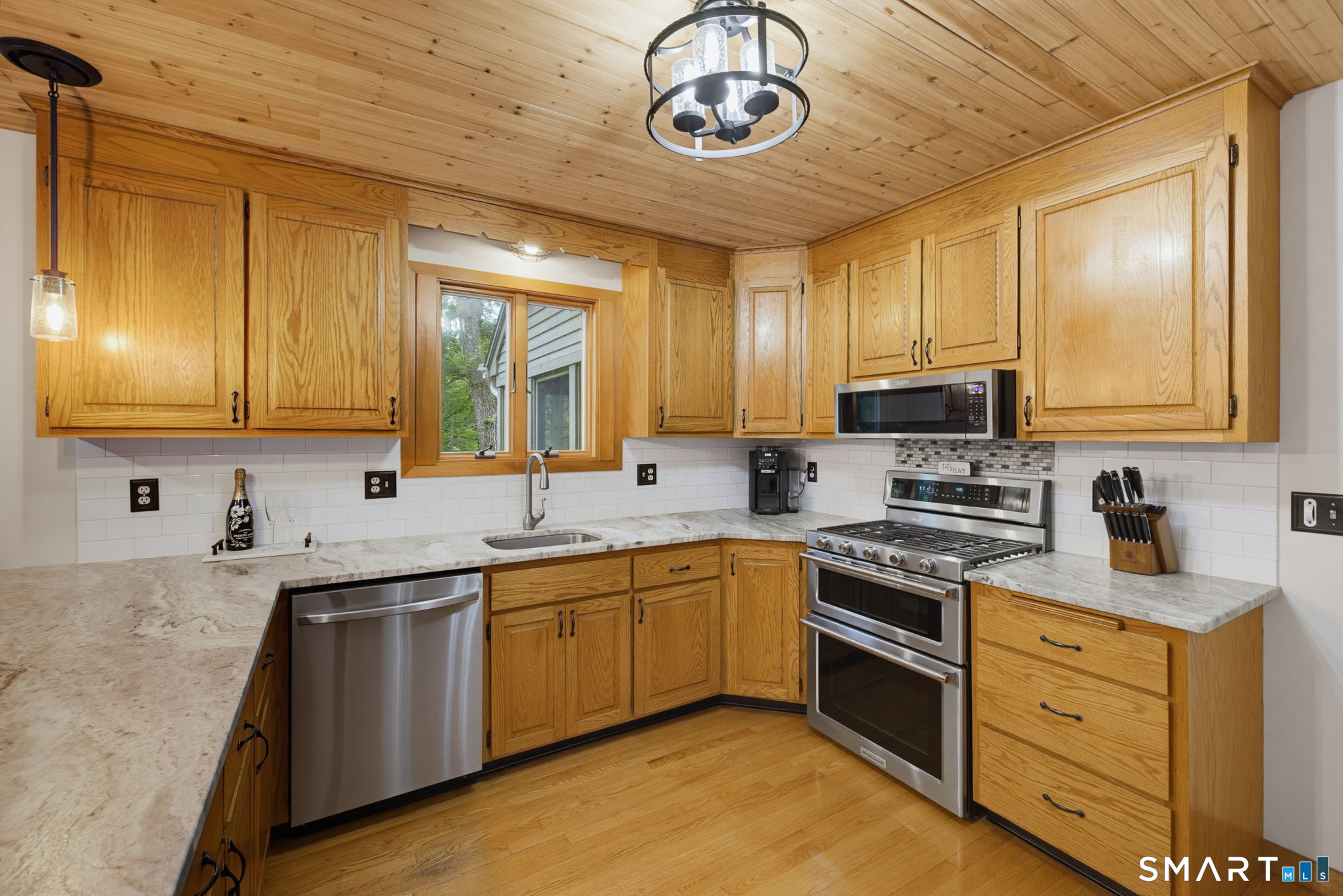 670 Quarry Road Suffield, CT 06093 - Photo 18 of 40