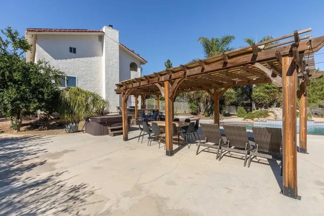 $1,399,000 | 1530 Windsong Lane, Escondido, CA 92026