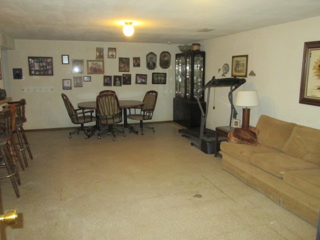 3812 Pinecrest Road Rockford, IL 61107 - Photo 17 of 22 Gallery Image 17