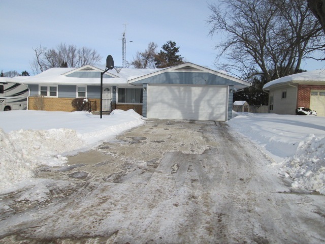3812 Pinecrest Road Rockford, IL 61107 - Photo 2 of 22 Gallery Image 2