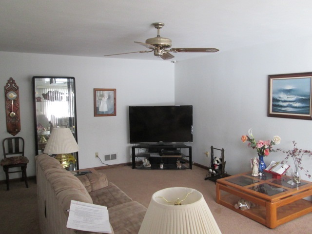 3812 Pinecrest Road Rockford, IL 61107 - Photo 3 of 22 Gallery Image 3