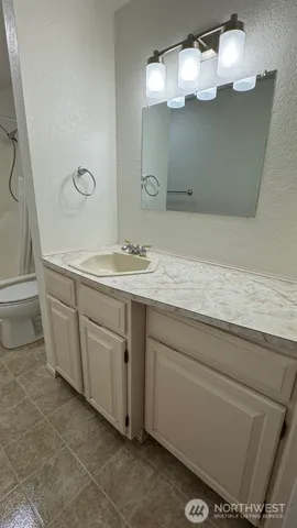 $3,295 | 16930 North Road, Bothell, WA 98012