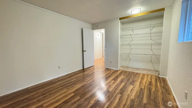 $3,295 | 16930 North Road, Bothell, WA 98012