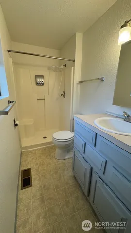 $3,295 | 16930 North Road, Bothell, WA 98012