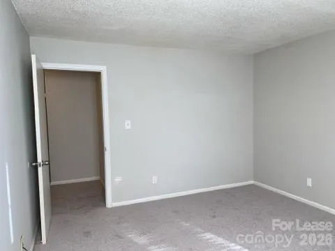 $1,075 | 4657 Old Lantern Way, Charlotte, NC 28212