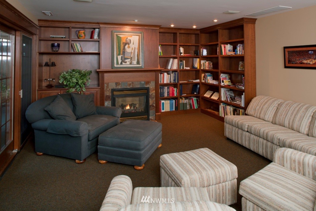 9500 Hilltop Road Bellevue, WA 98004 - Photo 11 of 15 Gallery Image 11