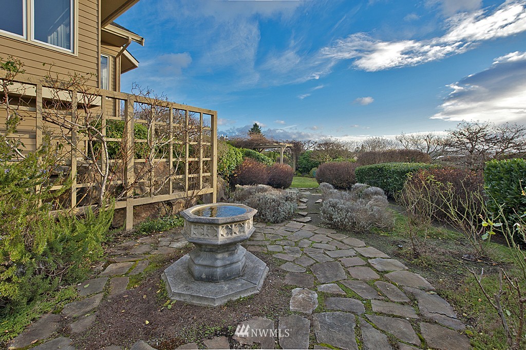 9500 Hilltop Road Bellevue, WA 98004 - Photo 12 of 15 Gallery Image 12
