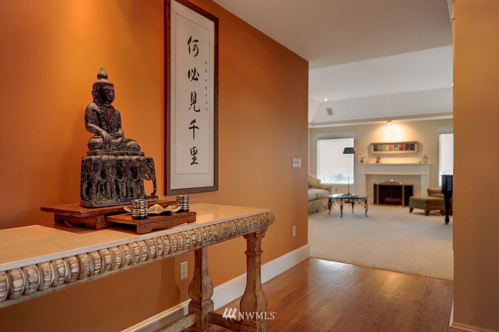 9500 Hilltop Road Bellevue, WA 98004 - Photo 3 of 15 Gallery Image 3