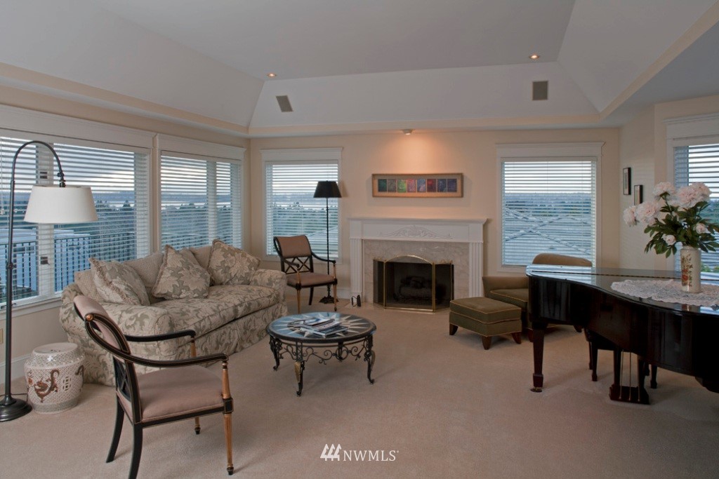 9500 Hilltop Road Bellevue, WA 98004 - Photo 4 of 15 Gallery Image 4