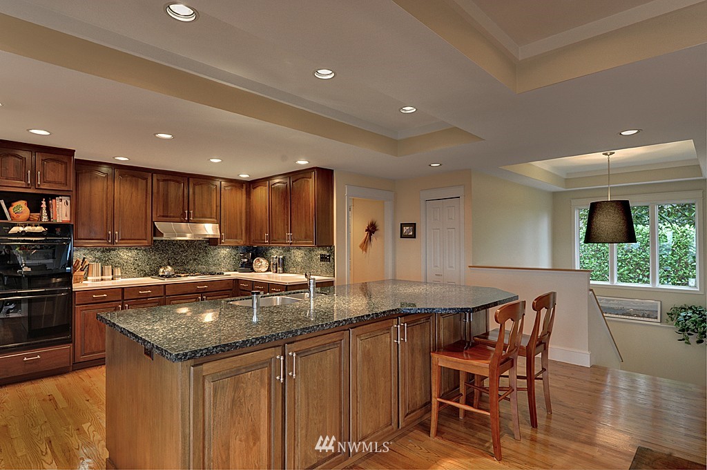 9500 Hilltop Road Bellevue, WA 98004 - Photo 7 of 15 Gallery Image 7