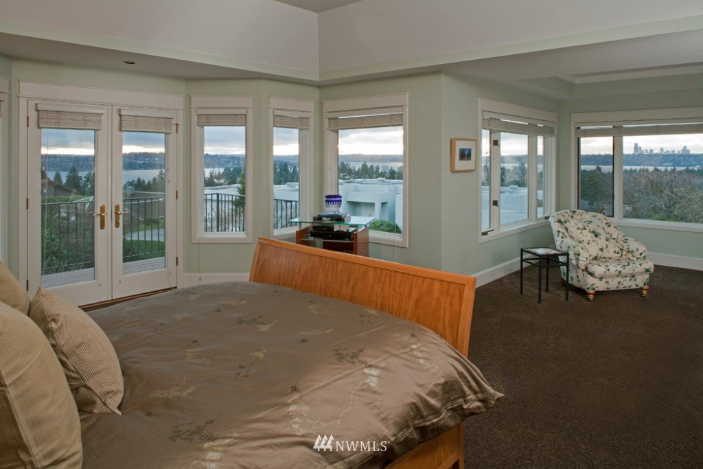9500 Hilltop Road Bellevue, WA 98004 - Photo 10 of 15 Gallery Image 10