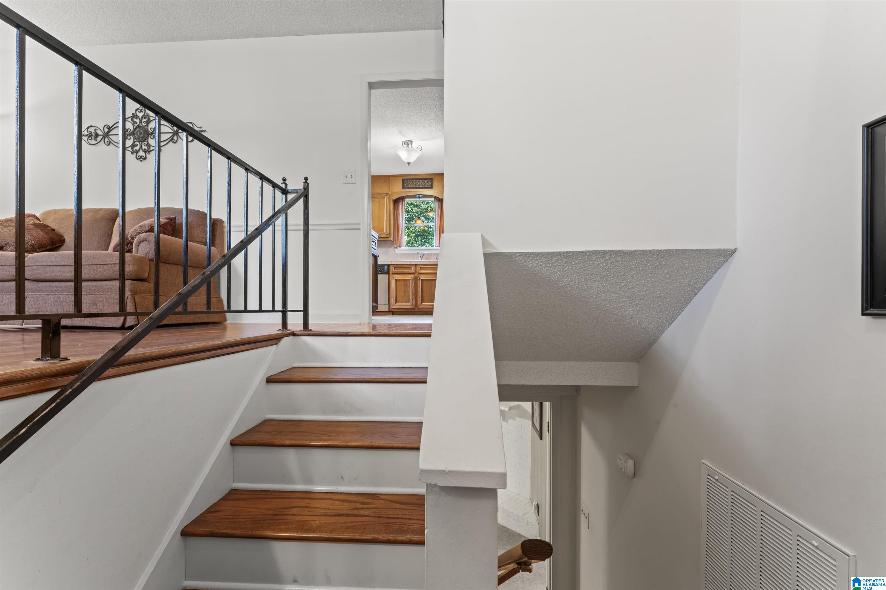 1702 Gardenridge Road Gardendale, AL 35071 - Photo 11 of 38