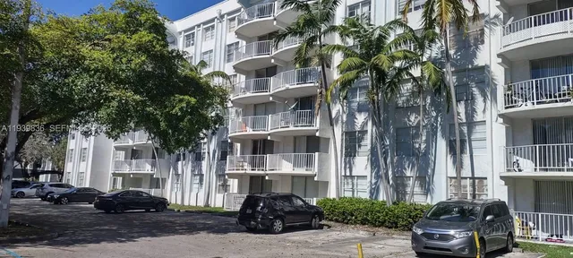$1,400 | 496 Northwest 165th Street, Unit D514, Miami, FL 33169