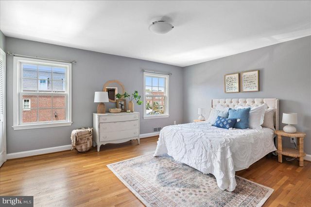 $1,480,000 | 123 Cameron Mews, Alexandria, VA 22314