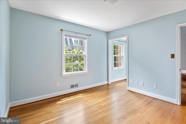 $1,480,000 | 123 Cameron Mews, Alexandria, VA 22314