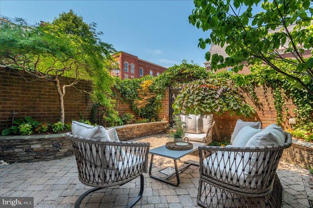 $1,480,000 | 123 Cameron Mews, Alexandria, VA 22314