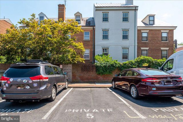 $1,480,000 | 123 Cameron Mews, Alexandria, VA 22314