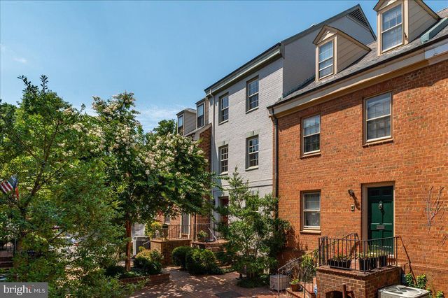 $1,480,000 | 123 Cameron Mews, Alexandria, VA 22314