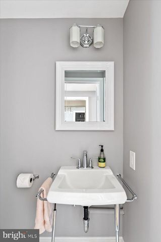 $1,480,000 | 123 Cameron Mews, Alexandria, VA 22314