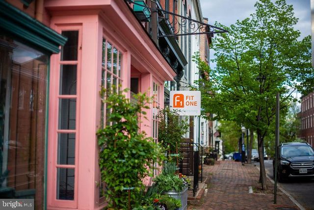 $1,480,000 | 123 Cameron Mews, Alexandria, VA 22314