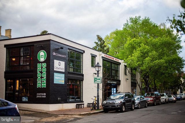 $1,480,000 | 123 Cameron Mews, Alexandria, VA 22314