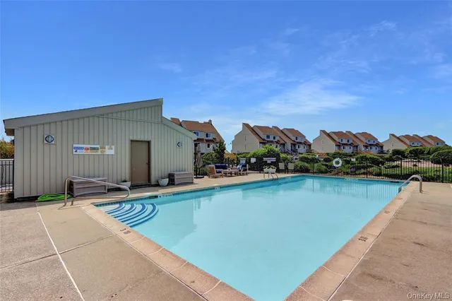 $749,000 | 7 Waters Edge, Unit 7, Shirley, NY 11967