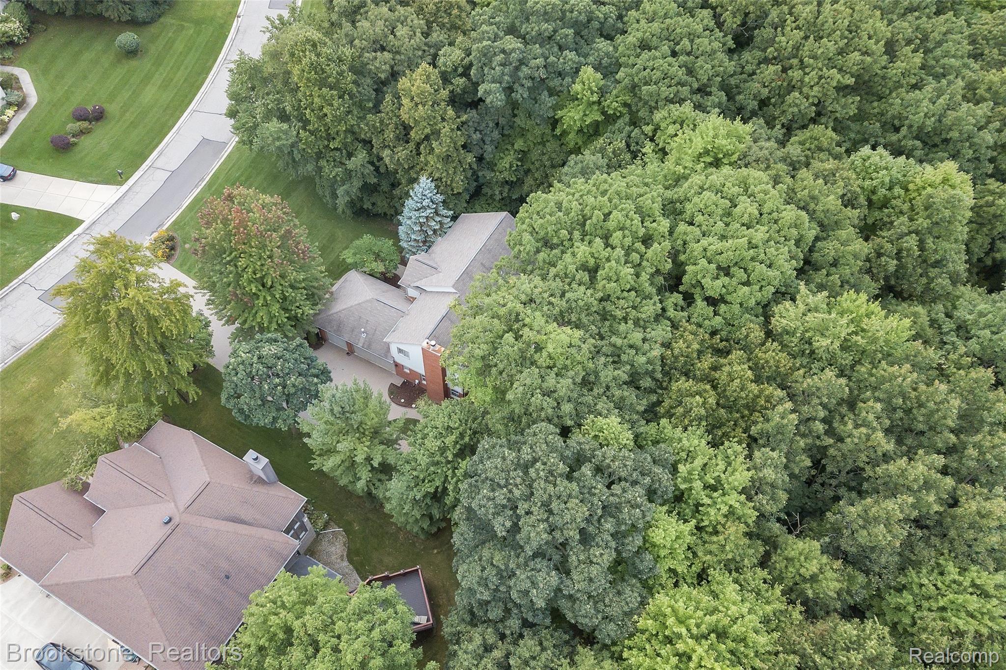 910 Indianpipe Road Lake Orion, MI 48360 - Photo 48 of 53 54-910 Indianpipe Rd-WindowStill-Re.jpg