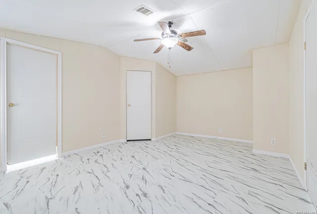 $264,900 | 18065 County Road 163, Elmendorf, TX 78112