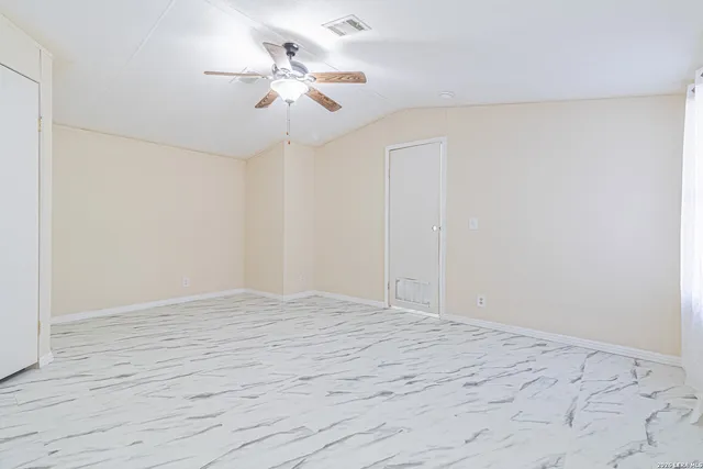 $264,900 | 18065 County Road 163, Elmendorf, TX 78112