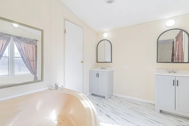 $264,900 | 18065 County Road 163, Elmendorf, TX 78112