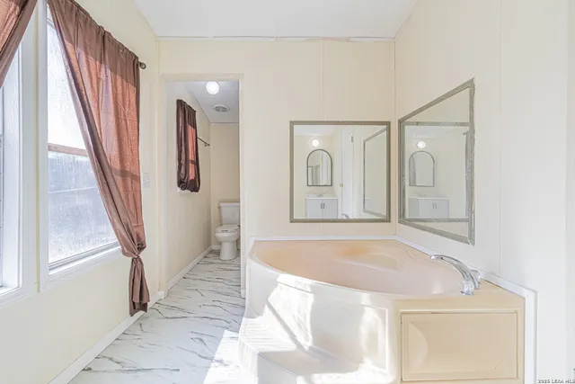 $264,900 | 18065 County Road 163, Elmendorf, TX 78112