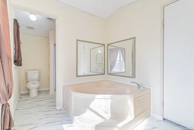 $264,900 | 18065 County Road 163, Elmendorf, TX 78112