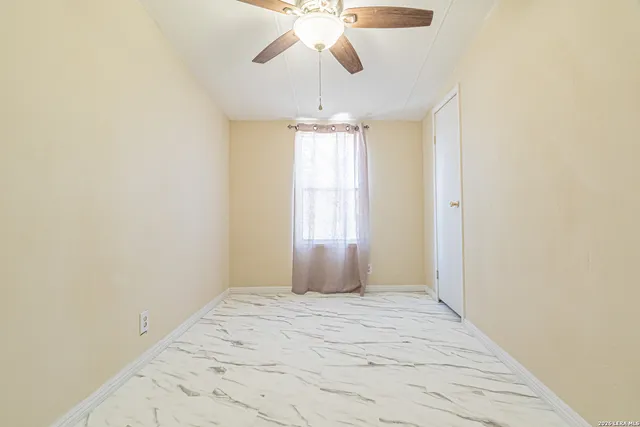 $264,900 | 18065 County Road 163, Elmendorf, TX 78112