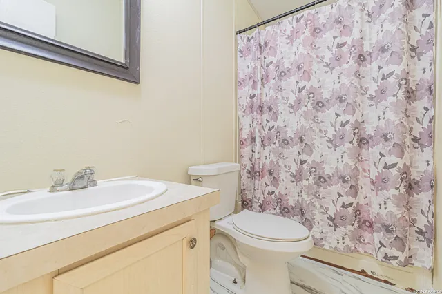 $264,900 | 18065 County Road 163, Elmendorf, TX 78112