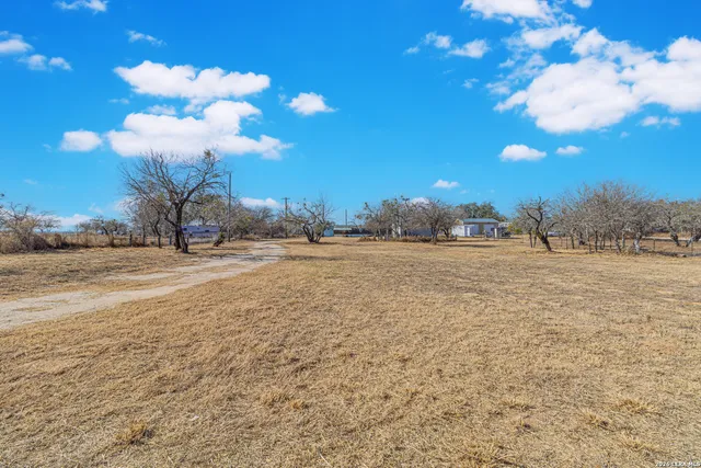 $264,900 | 18065 County Road 163, Elmendorf, TX 78112