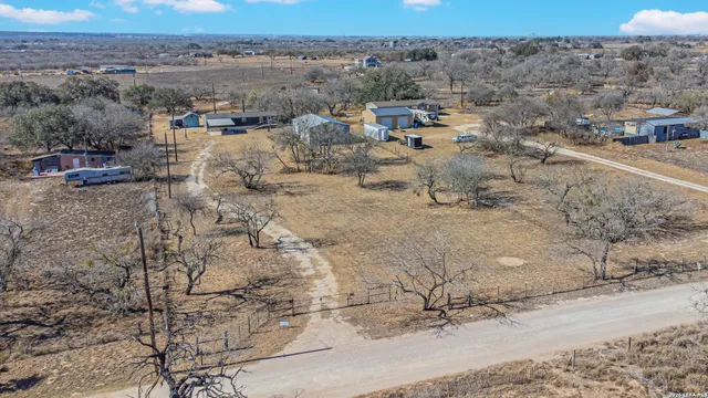 $264,900 | 18065 County Road 163, Elmendorf, TX 78112