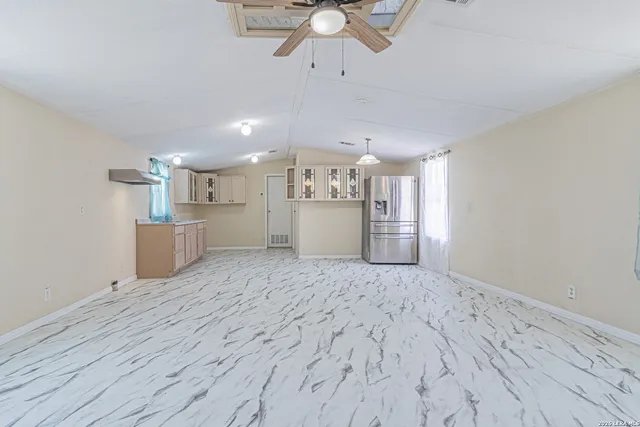 $264,900 | 18065 County Road 163, Elmendorf, TX 78112