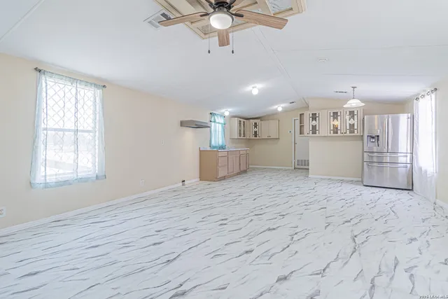 $264,900 | 18065 County Road 163, Elmendorf, TX 78112