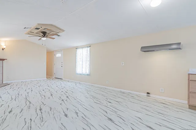 $264,900 | 18065 County Road 163, Elmendorf, TX 78112