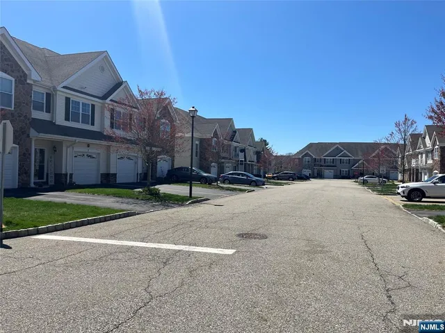 $384,900 | 19 Dogwood Lane, Unit U9F, Wanaque, NJ 07420