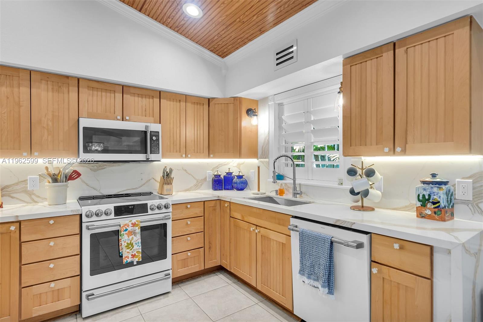 1503 Johnson Street Key West, FL 33040 - Photo 14 of 46