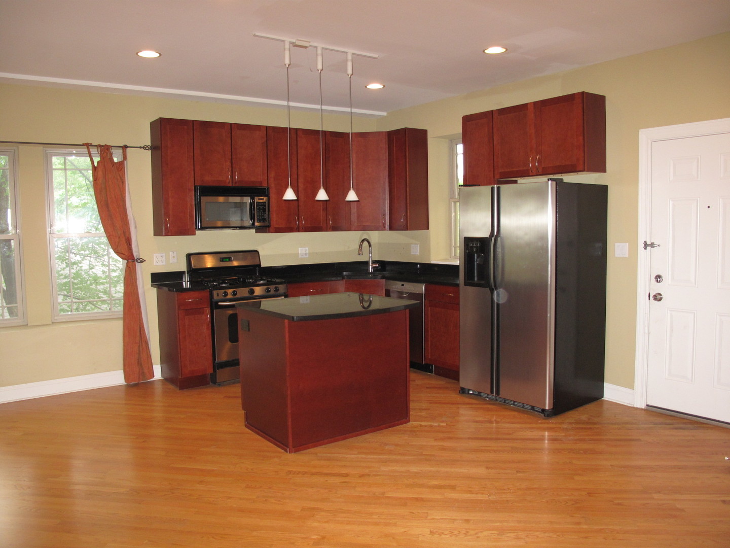 911 Maple Avenue, Unit 2N Evanston, IL 60202 - Photo 11 of 26