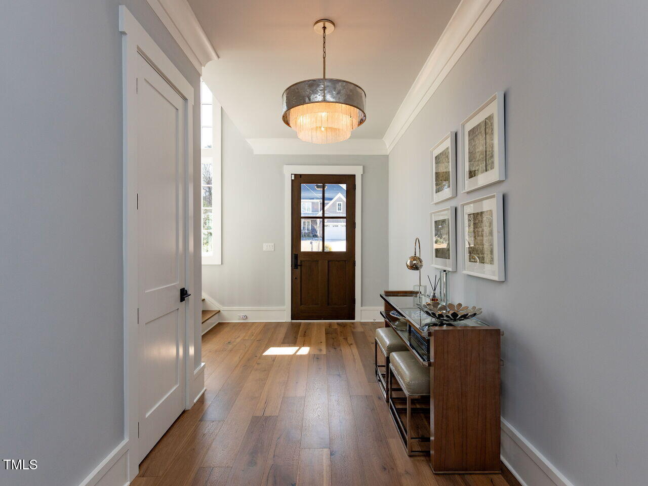 3416 Edgemont Drive Raleigh, NC 27612 - Photo 7 of 49 006-1280x960-foyer-entry