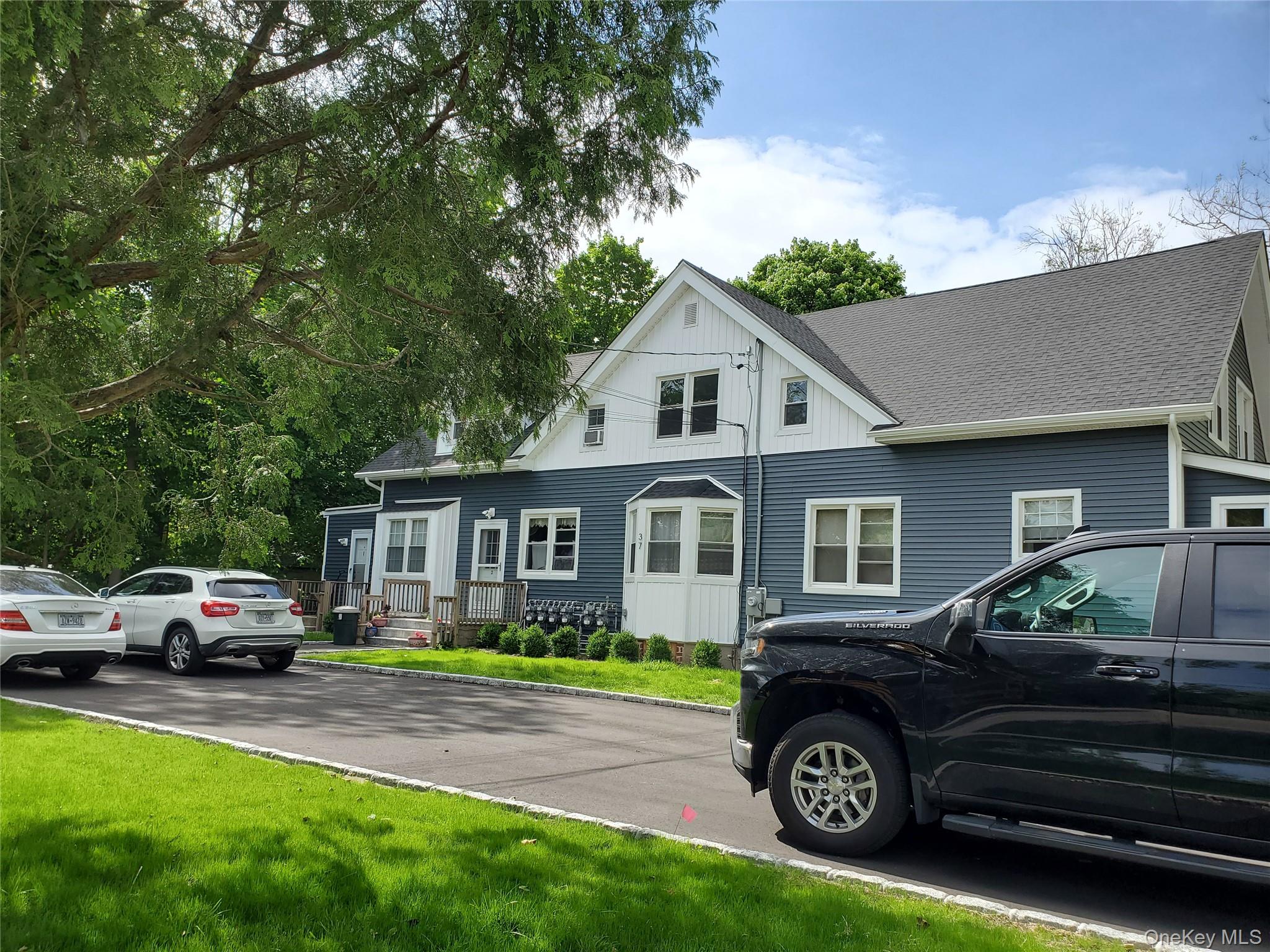 37 Maplewood Road, Unit 4 Huntington Station, NY 11746 - Photo 7 of 9