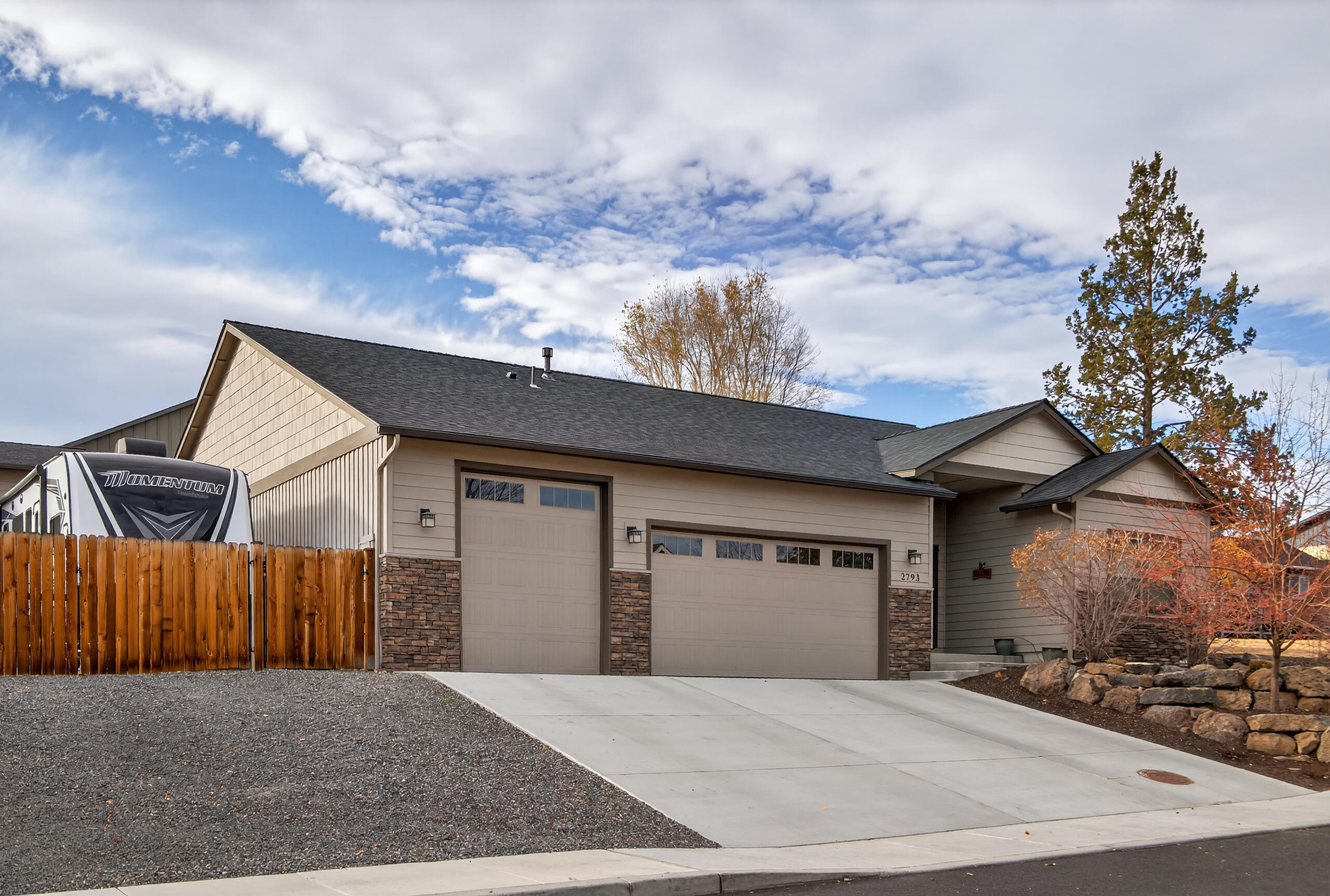 2793 Southwest 33rd Street Redmond, OR 97756 - Photo 43 of 44 a front view of a house with a yard