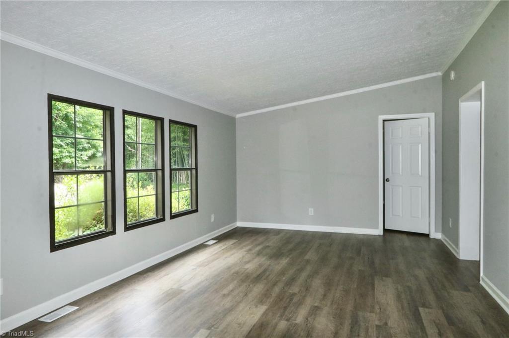 5747 Tomahawk Road Winston-Salem, NC 27106 - Photo 5 of 32 Gallery Image 5
