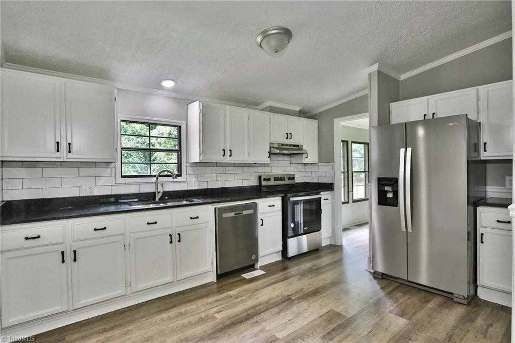5747 Tomahawk Road Winston-Salem, NC 27106 - Photo 9 of 32 Gallery Image 9