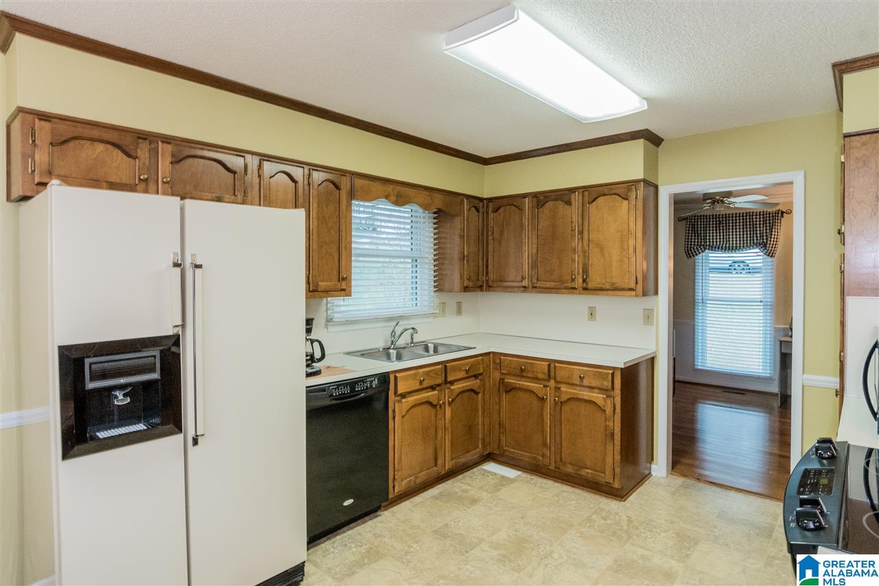 1041 Independence Court Alabaster, AL 35007 - Photo 12 of 36